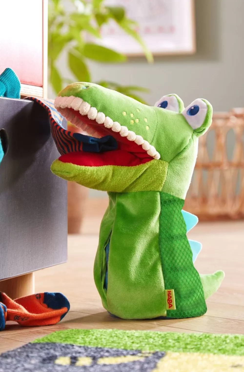 HABA Eat-It-Up Croco Glove Puppet< Puppets